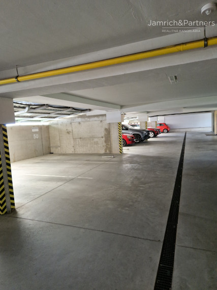 Prenájom GARÁŽOVÉHO MIESTA v Pezinku, na Silvánovej ulici