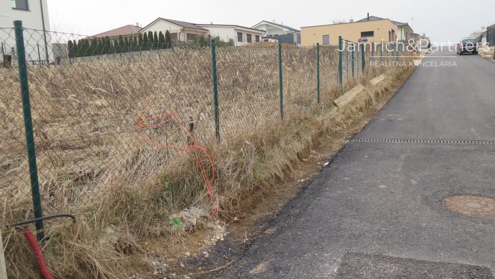 STAVEBNÝ POZEMOK v tichej lokalite mesta Nitra - Kynek