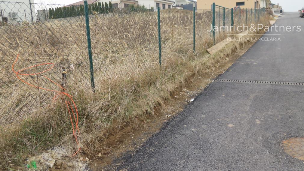 STAVEBNÝ POZEMOK v tichej lokalite mesta Nitra - Kynek