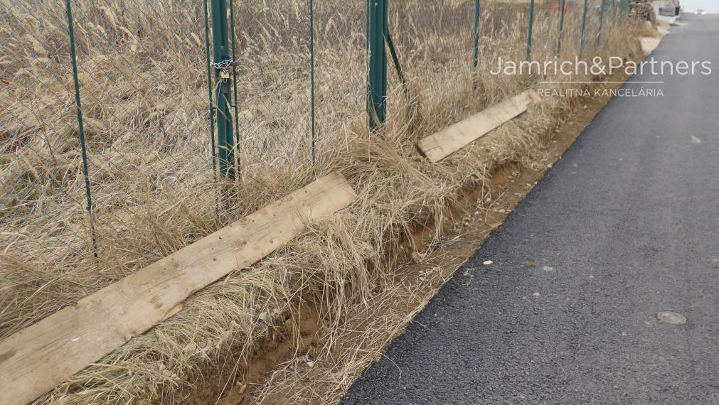 STAVEBNÝ POZEMOK v tichej lokalite mesta Nitra - Kynek