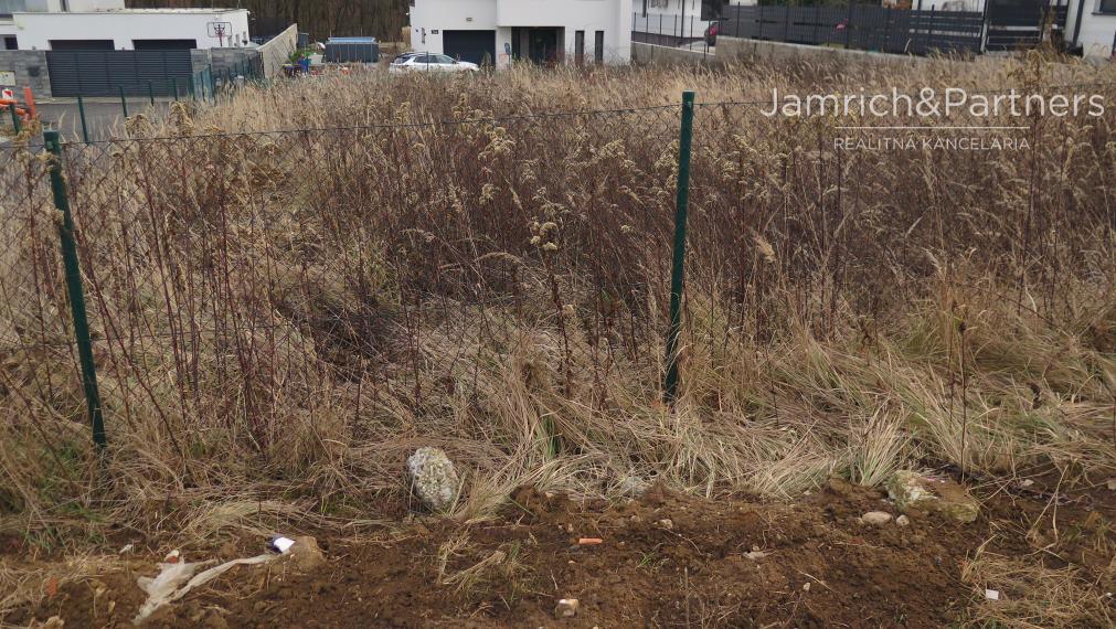 STAVEBNÝ POZEMOK v tichej lokalite mesta Nitra - Kynek