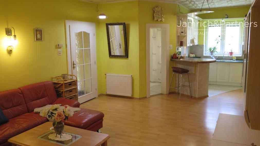 zrekonštruovaný praktický 4–IZBOVÝ RODINNÝ DOM v Lužiankach