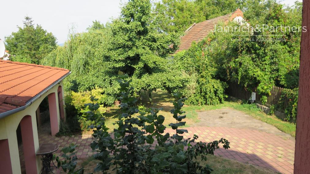 zrekonštruovaný praktický 4–IZBOVÝ RODINNÝ DOM v Lužiankach