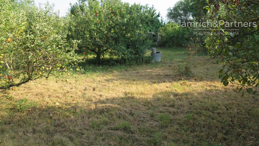 Predávame 2 STAVEBNÉ POZEMKY v obci Lužianky, okres Nitra