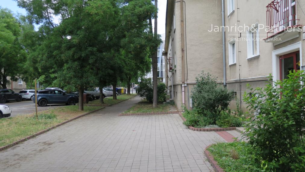 Predaj 2-izbového bytu v centre PEZINKA - blízko Bratislavy