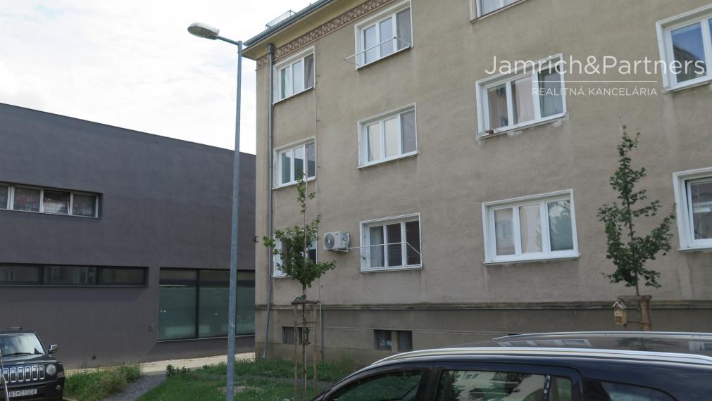 Predaj 2-izbového bytu v centre PEZINKA - blízko Bratislavy