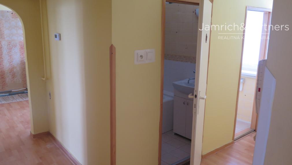 Predaj 2-izbového bytu v centre PEZINKA - blízko Bratislavy