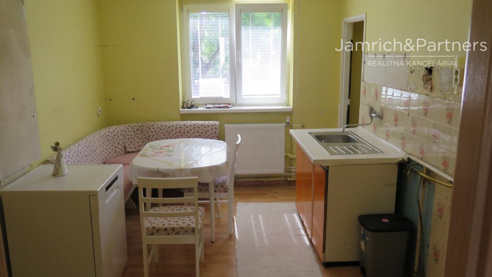 Predaj 2-izbového bytu v centre PEZINKA - blízko Bratislavy