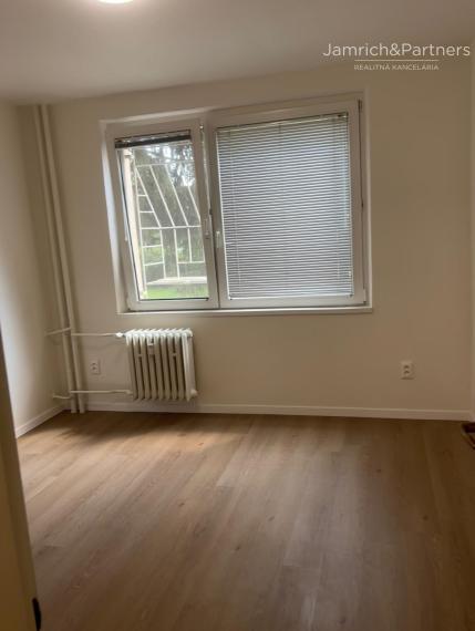 Prenájom 2-izb. bytu v BRATISLAVE II-časť RUŽINOV (výhodne)