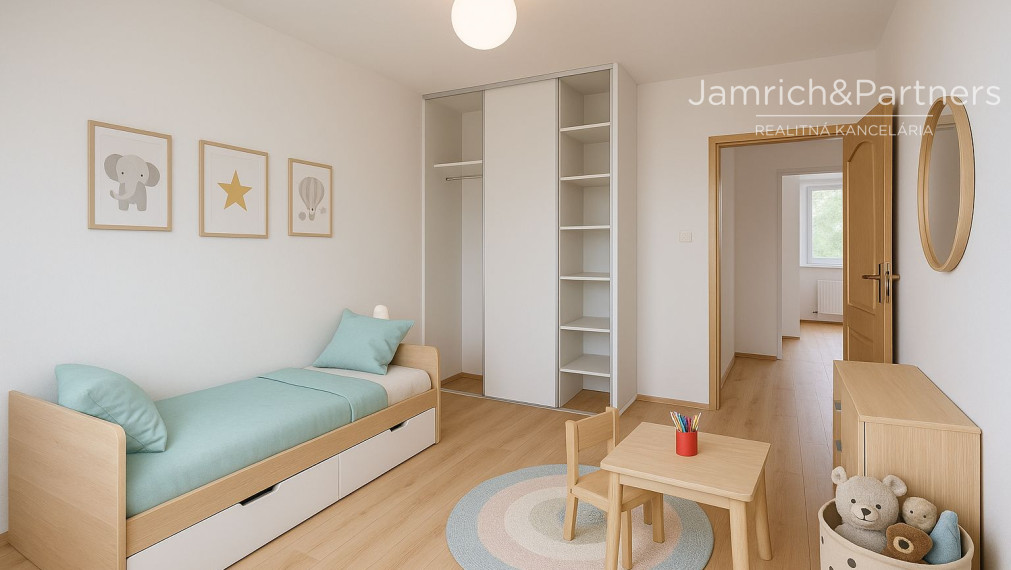 Predaj - veľký 4-i. BYT - Hlavná ul., Nová Ves nad Žitavou.