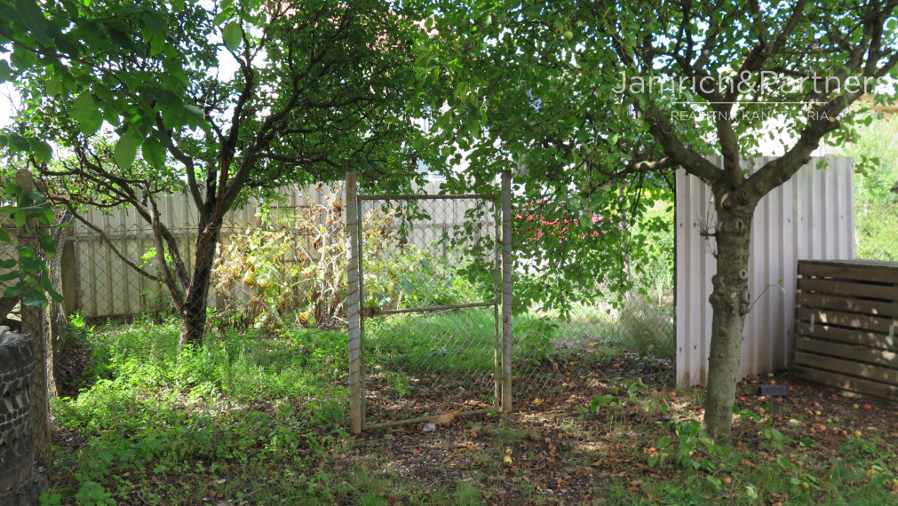 Predaj - veľký 4-i. BYT - Hlavná ul., Nová Ves nad Žitavou.