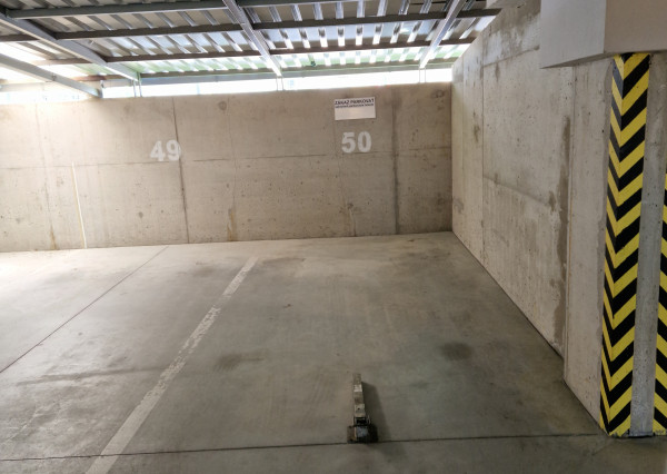 Prenájom GARÁŽOVÉHO MIESTA v Pezinku, na Silvánovej ulici